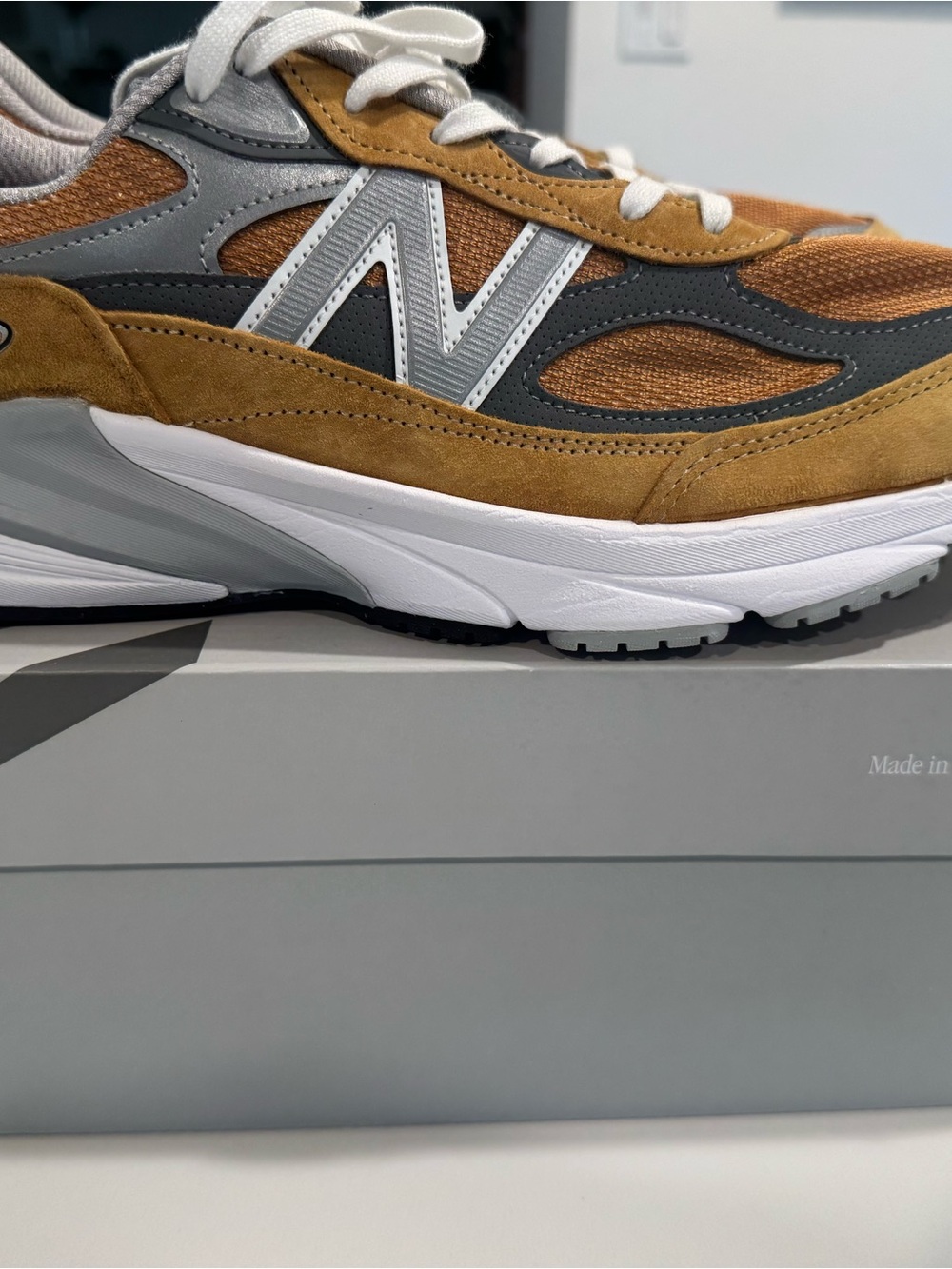 New Balance 990v6 Men's Suede Mesh Sneaker - Tan, Gray, white - never worn